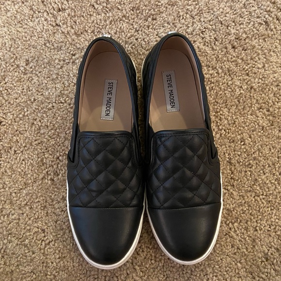 Steve Madden Women’s Sneakers - Picture 3 of 4